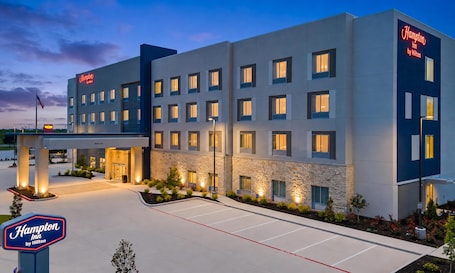 Exterior. Hampton Inn By Hilton Wharton