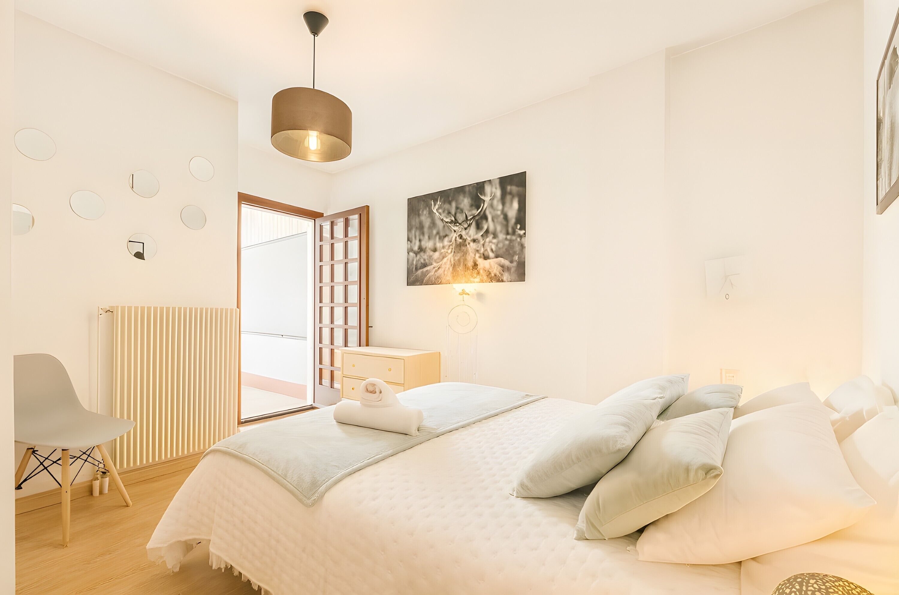 2 habitaciones, tabla de planchar con plancha, wifi y ropa de cama 