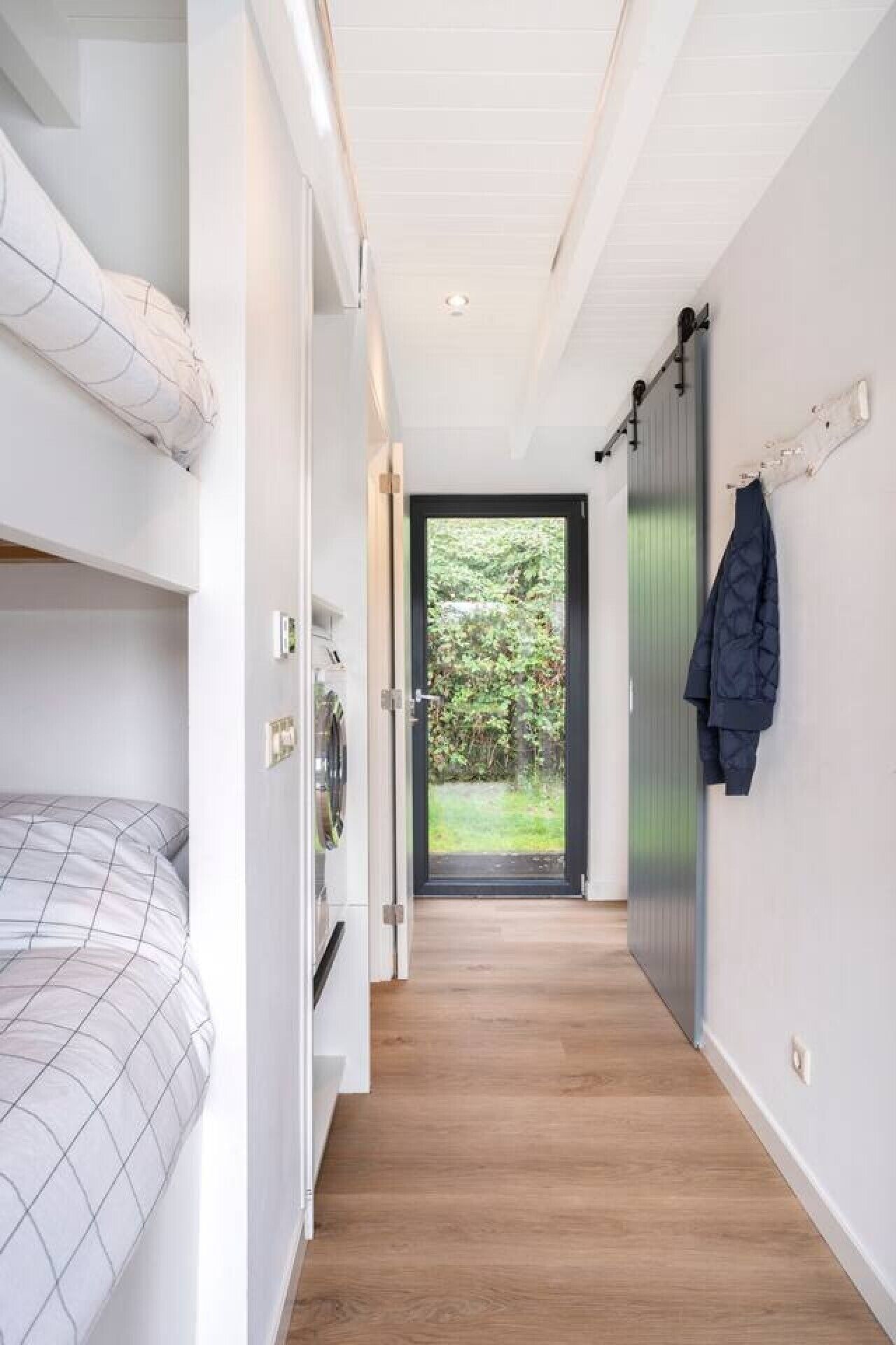 3 slaapkamers, een bureau, wifi, beddengoed