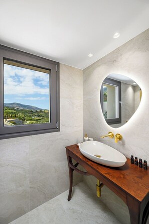 Shower, bathrobes, slippers, towels - Majo Luxury Villas Panoramic Sea View  (Malevizi)