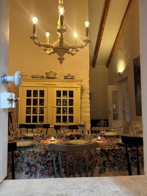 村舍, 私人游泳池, 湖畔 | 起居区