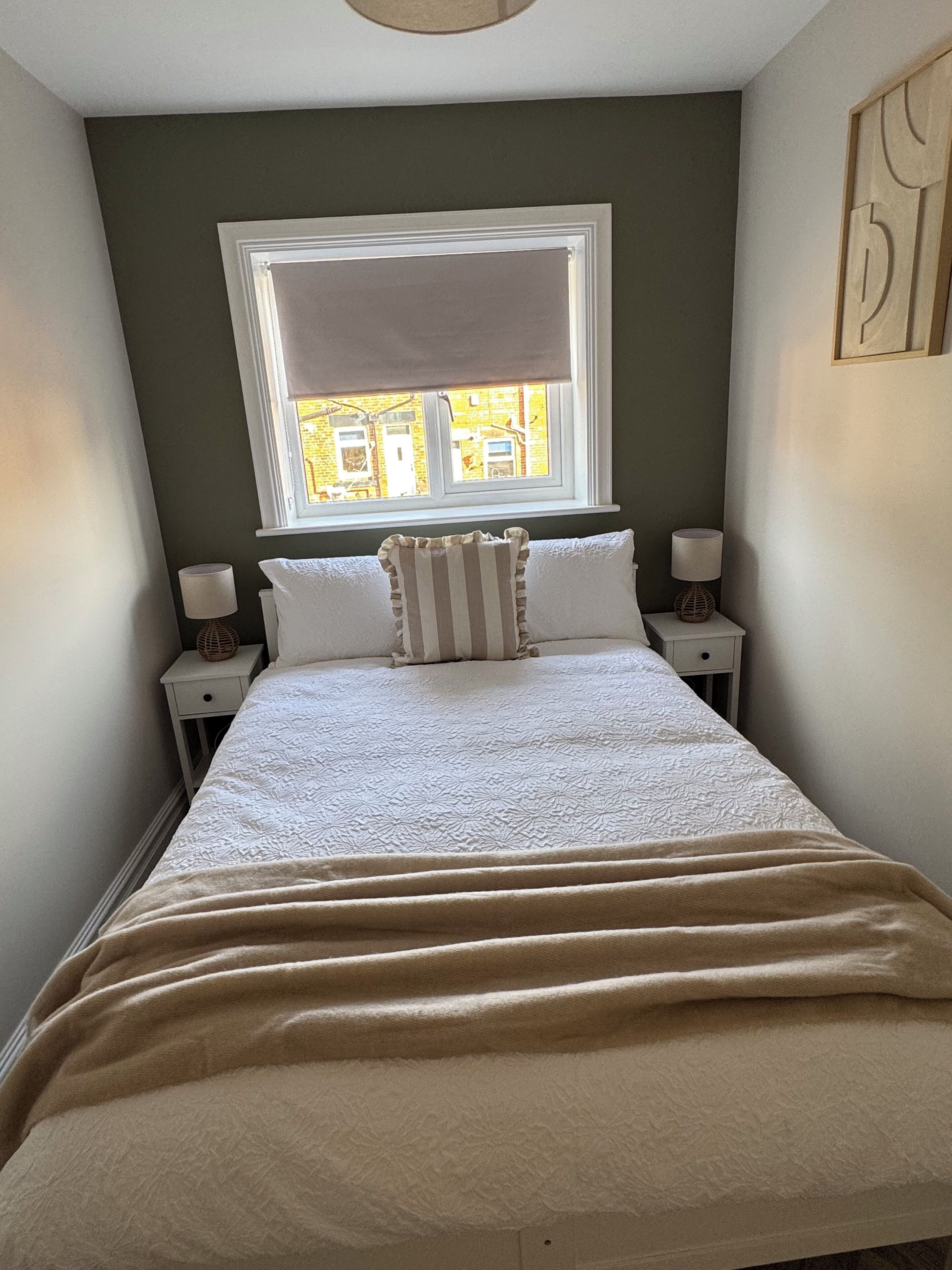 3 bedrooms, iron/ironing board, WiFi, bed sheets