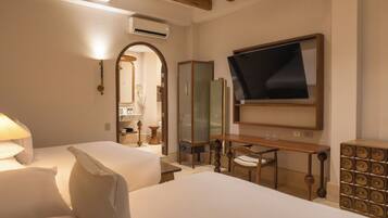 Premium-værelse - 2 queensize-senge | Minibar, pengeskab på værelset, lydisolering, strygejern/strygebræt