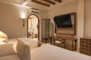 Minibar, caja de seguridad en la habitación y sistema de insonorización 