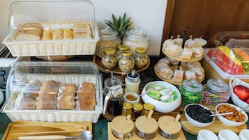 包含每日自助早餐