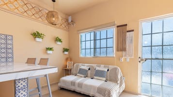 Smart TV, music library