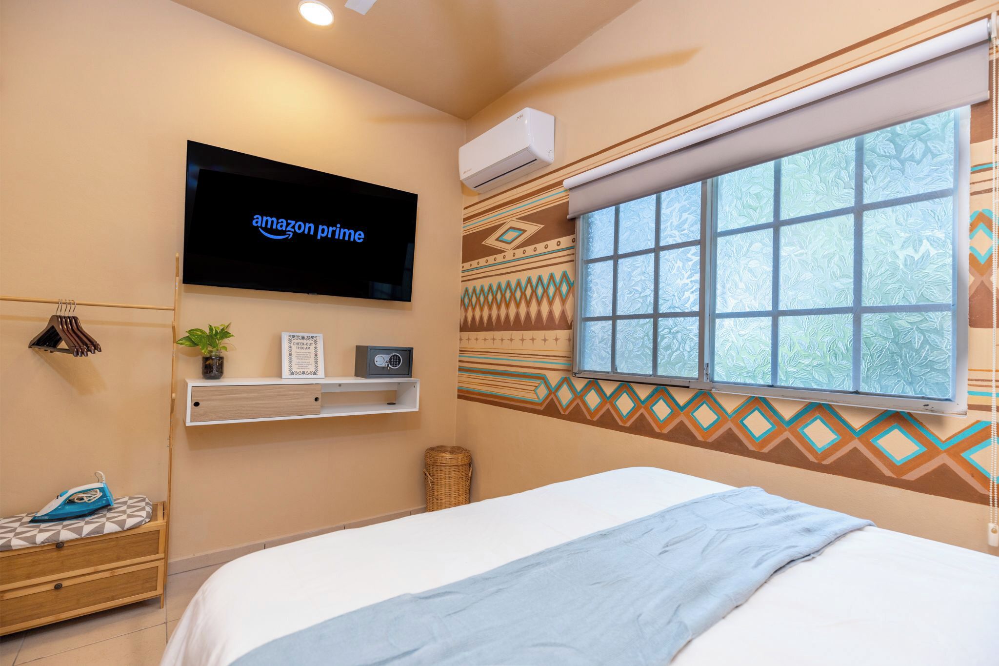 In-room safe, desk, iron/ironing board, free WiFi