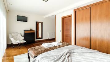 Fer et planche à repasser, Wi-Fi, draps fournis