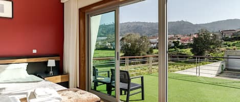 Bügeleisen/Bügelbrett, WLAN, Bettwäsche