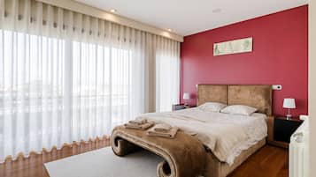 Silitysrauta/-lauta, Wi-Fi, vuodevaatteet