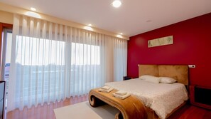 Strykejern/-brett, wi-fi og sengetøy