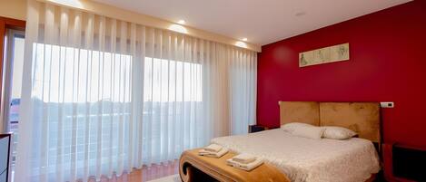 熨斗/熨衣板、WiFi、床单