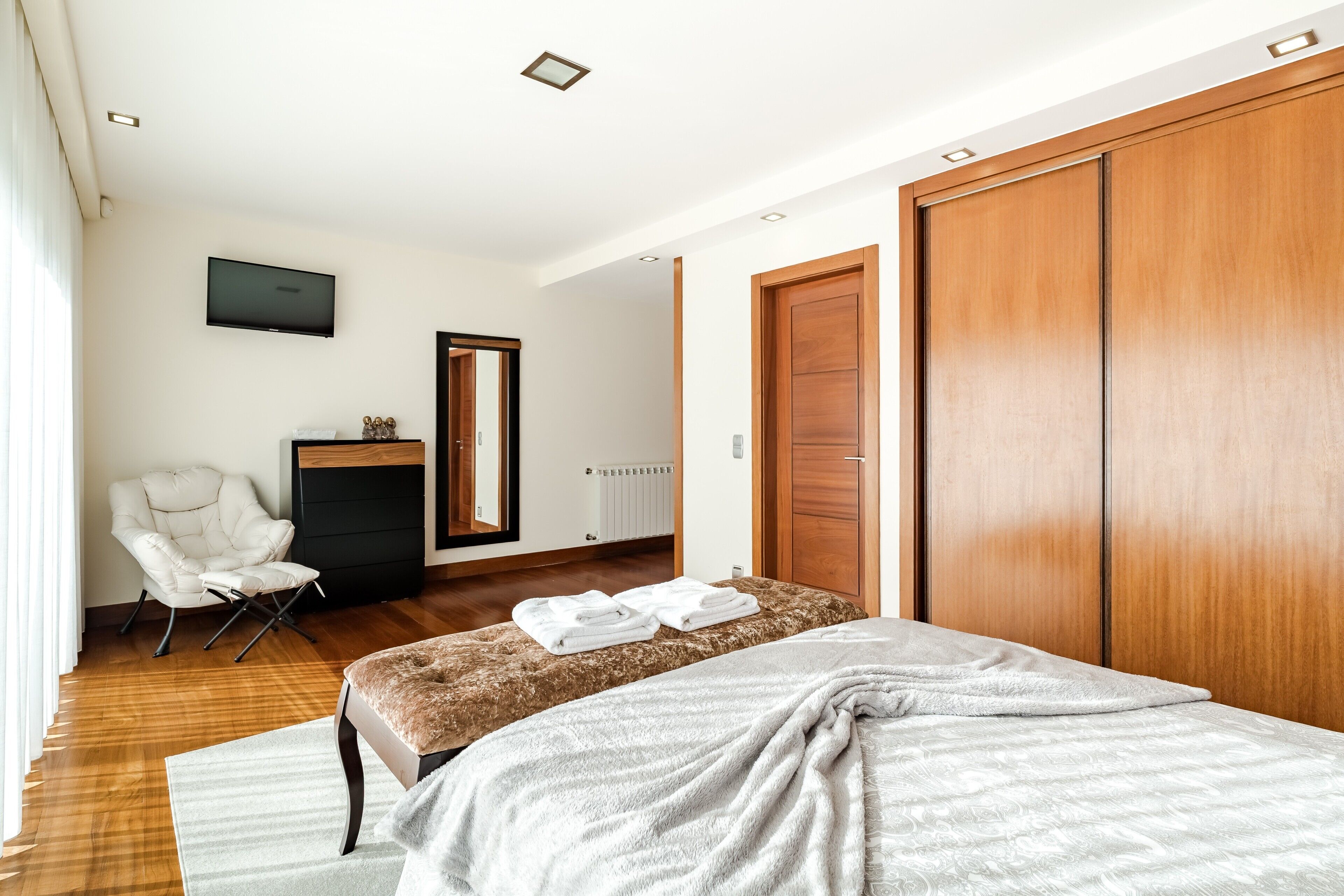 Ferros/tábuas de passar roupa, Wi-Fi, roupa de cama