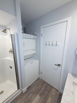 Hair dryer, towels, soap, toilet paper - Talk about Location!!!!    Across from the Beach,Lucy & the GreenHouse (Margate City)