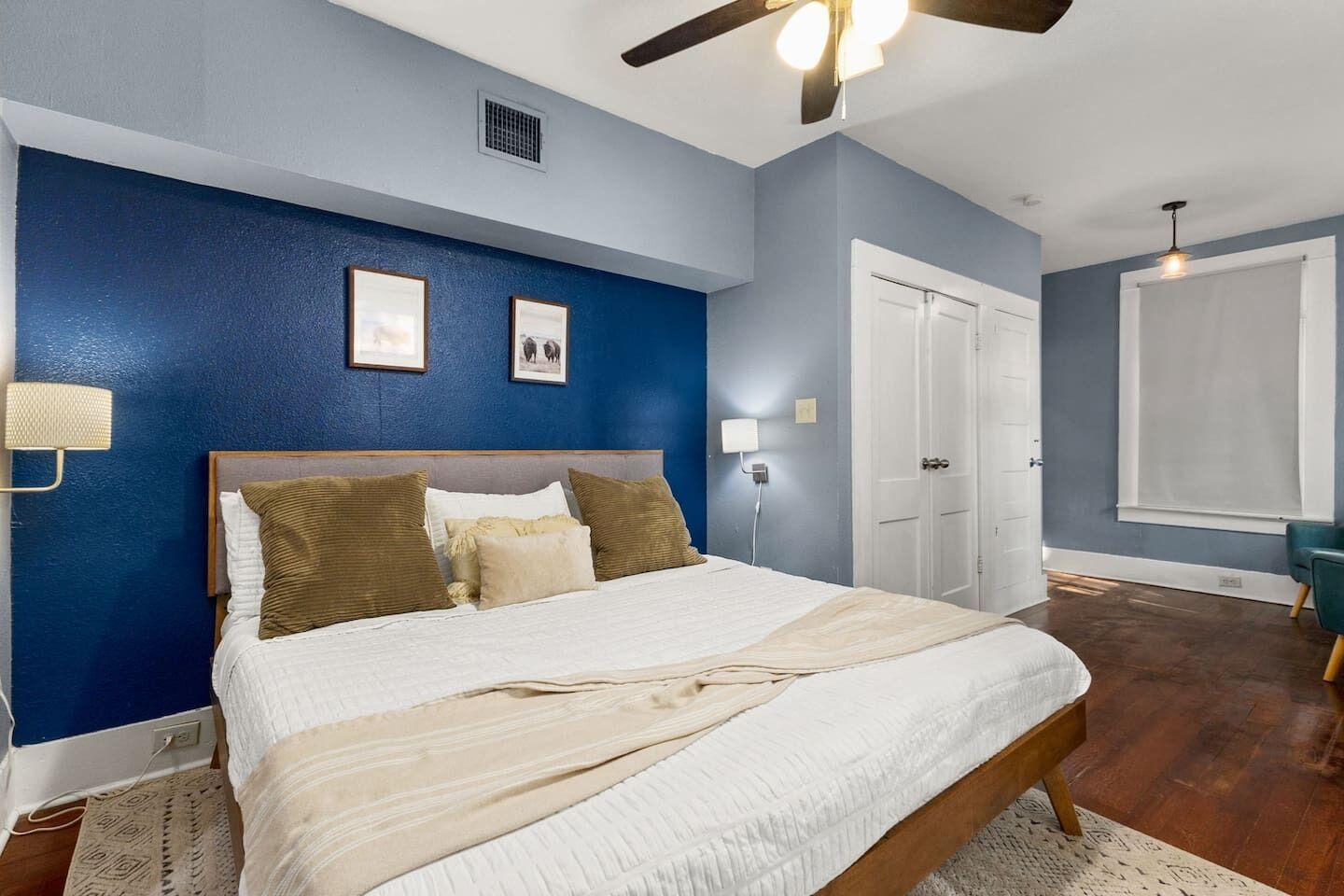 4 sovrum, skrivbord, strykjärn/strykbräda och resesäng