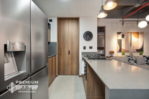 Microwave, stovetop, dishwasher - High End Designer Flat Close to Restaurants & Bars (Medellín)