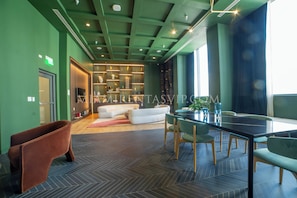 Dining - Crosby Miami World Center (Miami)