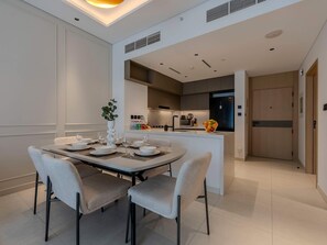 Dining - 2BR Hideaway Near Circle Mall | Pool & Sauna (Dubai)