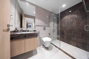 Shower - 1BR for 8 near Circle Mall by Finelle Living (Dubai)