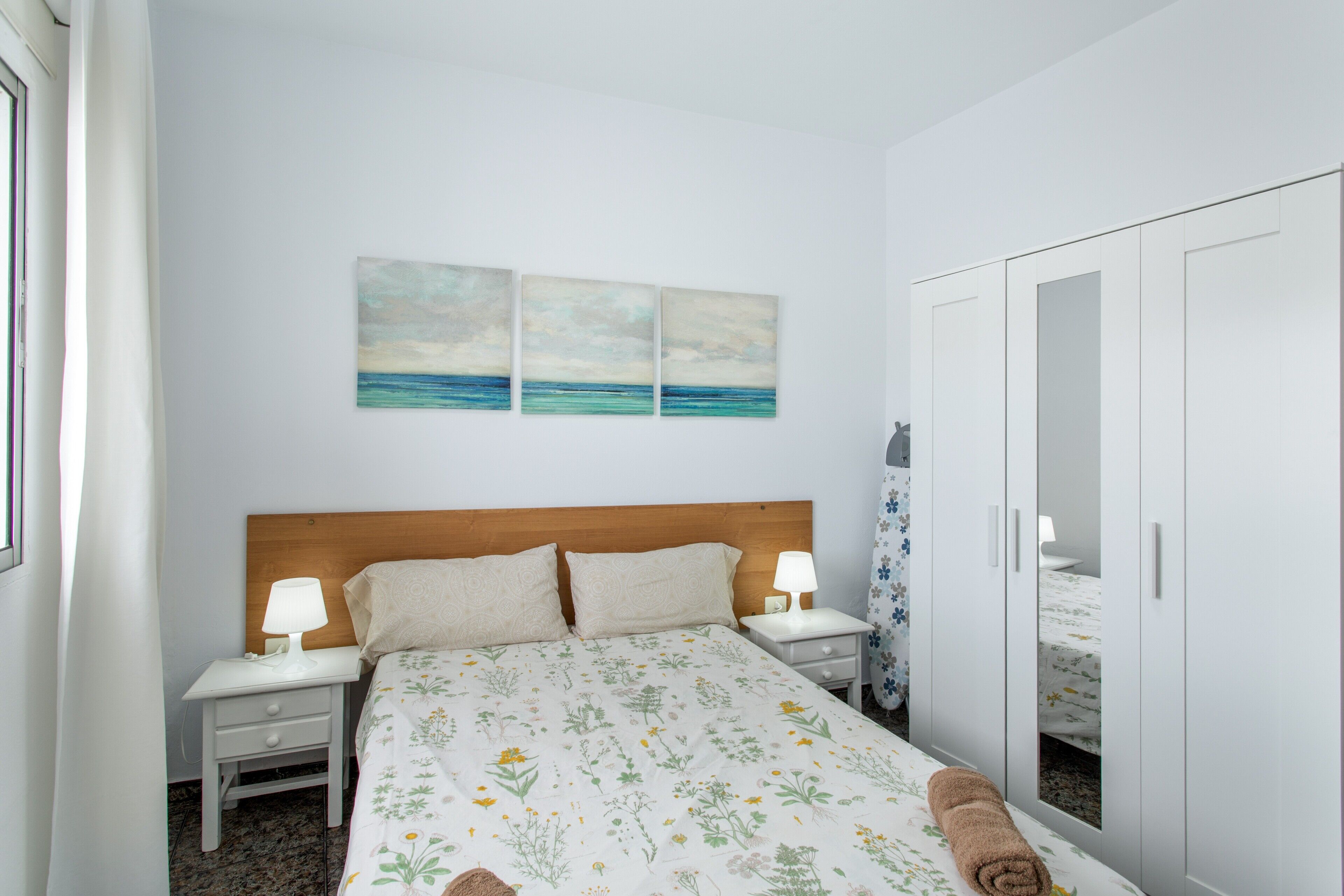 Iron/ironing board, WiFi, bed sheets