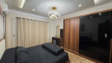 Ferros/tábuas de passar roupa, Wi-Fi, roupa de cama