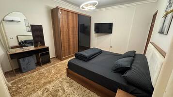 Iron/ironing board, WiFi, bed sheets