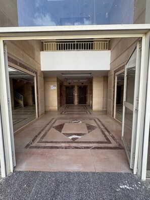 تفاصيل الفندق من الخارج