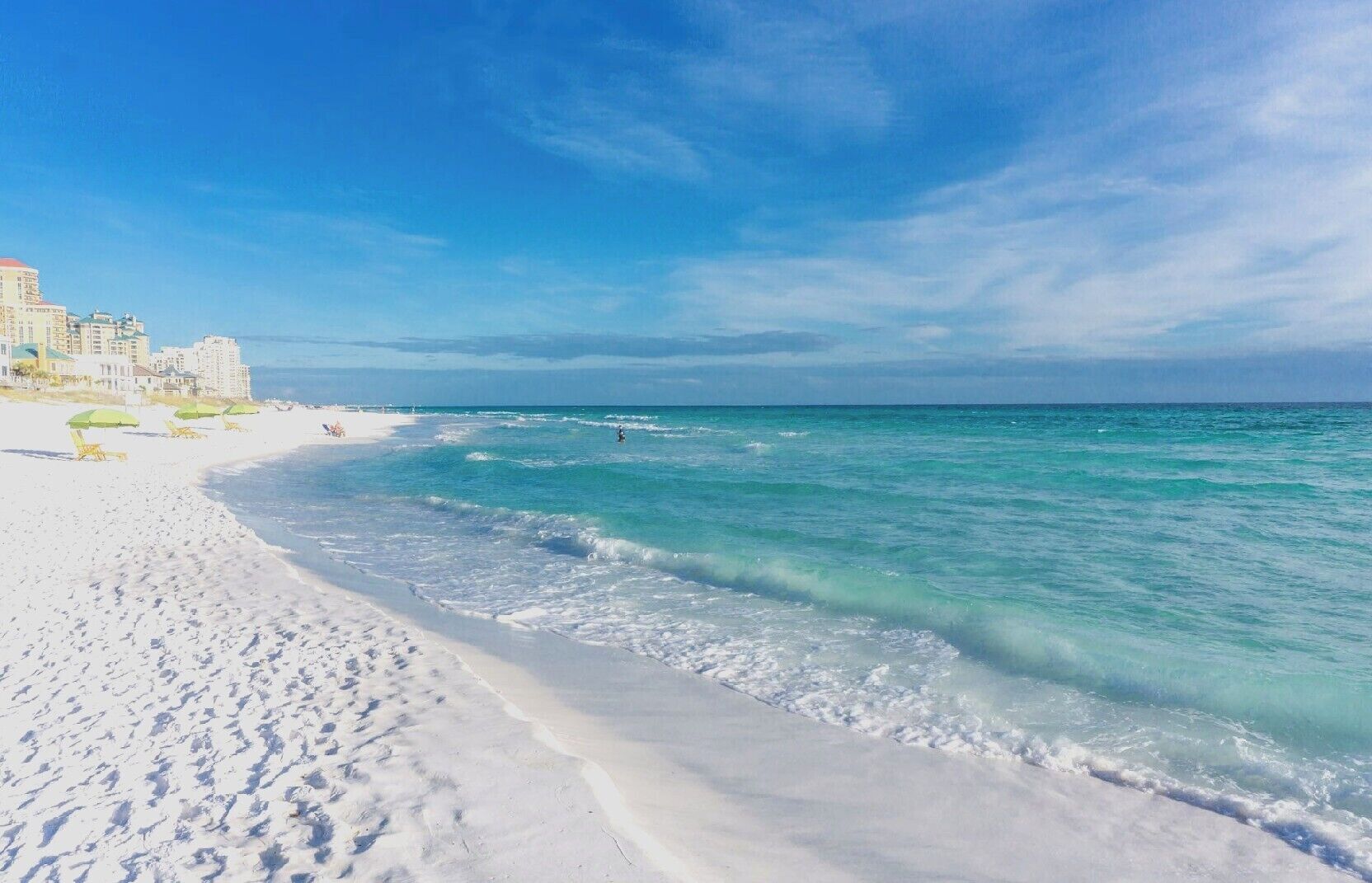 沙滩椅、沙滩毛巾