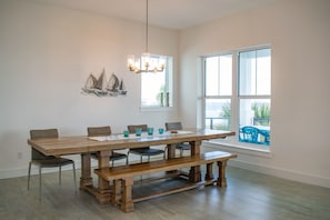 Dining - Spacious Beach Getaway with Ocean Views (Flagler Beach)