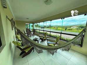 Comfort-Apartment, Bergblick | Ausblick vom Zimmer