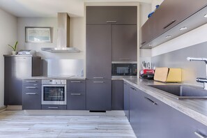 Private kitchen - Stylish Duplex near Disneyland Paris with Parking for 2-8 Guests (Serris)