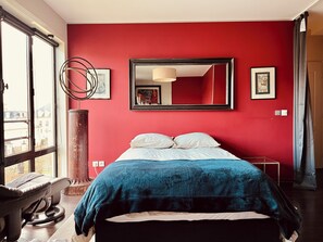 Room - Stylish Duplex near Disneyland Paris with Parking for 2-8 Guests (Serris)