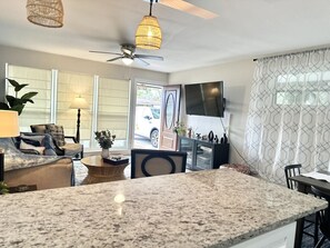 Interior - Spacious Group Getaway mins to Busch Gardens (Tampa)