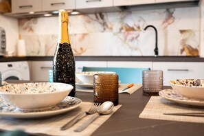 Fridge, stovetop, toaster, cookware/dishes/utensils - Easylife - A 2 passi dal mare Sant'Isidoro (Sant'Isidoro)