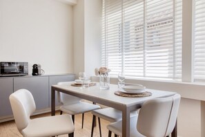 Dining - Easylife - Refined & comfort in the heart of Milan (Milano)