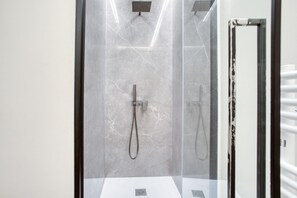 Dusche, Bidet