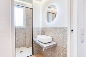 Douche, bidet