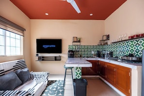 Smart TV, music library - Starlink Wi-Fi, Steps to Beach and Downtown, Laundry Service, PetsOK (Lo de Marcos)