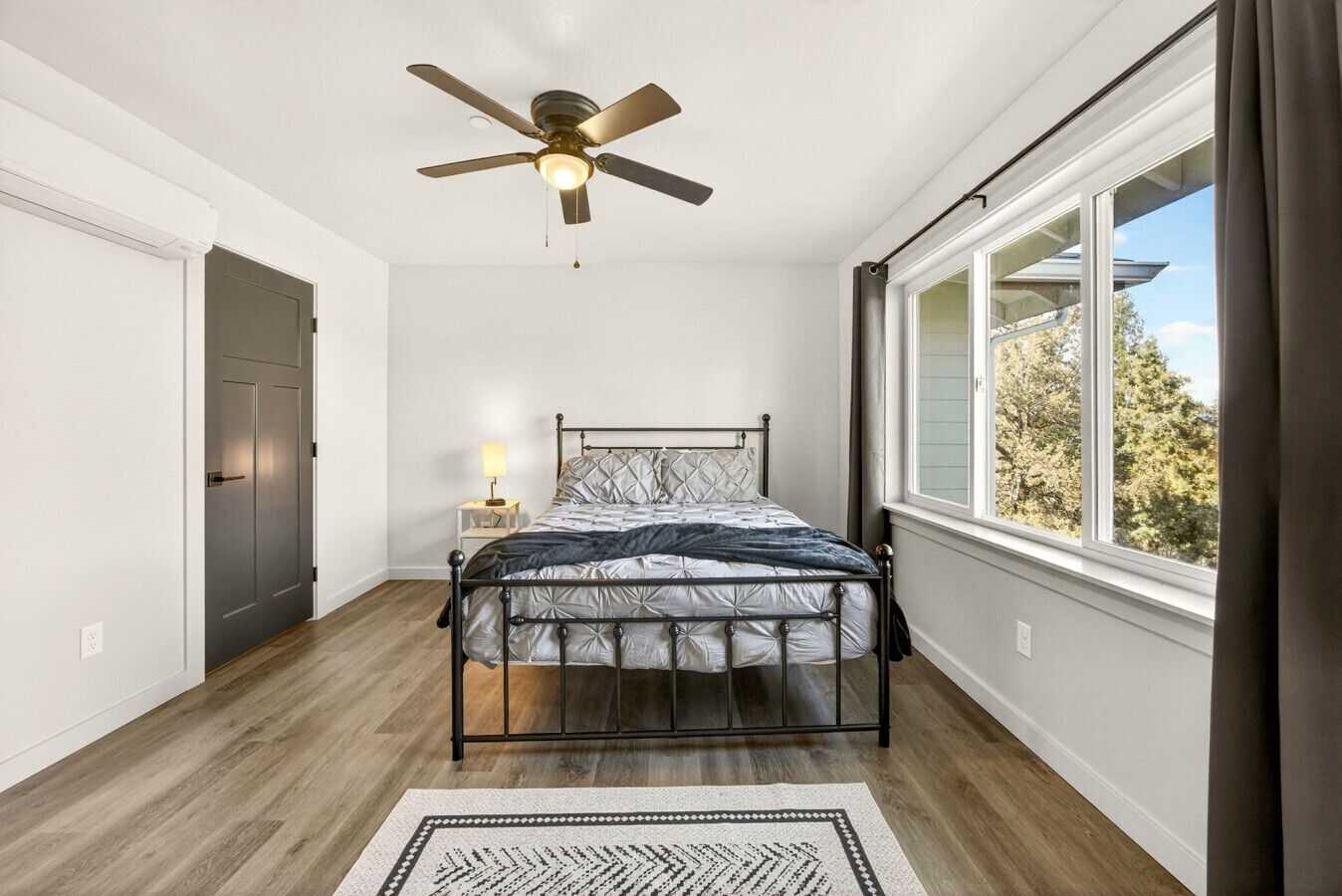 3 Schlafzimmer, Schreibtisch, Bügeleisen/Bügelbrett, kostenloses WLAN