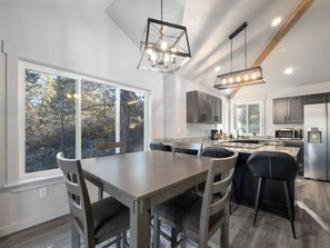 ثلاجة، ميكروويف، فرن، غسالة أطباق