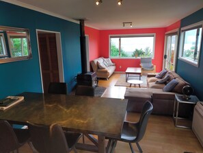 Interior - Bird Life, Sea Views (Dunedin)