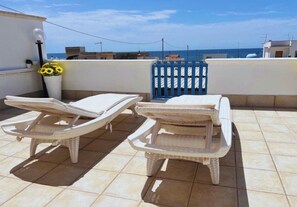 Property grounds - Cozy vacation home near Specchiarica beach San Pietro in Bevagna (San Pietro In Bevagna)