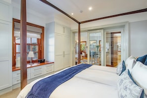 In-room safe, iron/ironing board, free WiFi - Franschhoek Manor (Franschhoek)