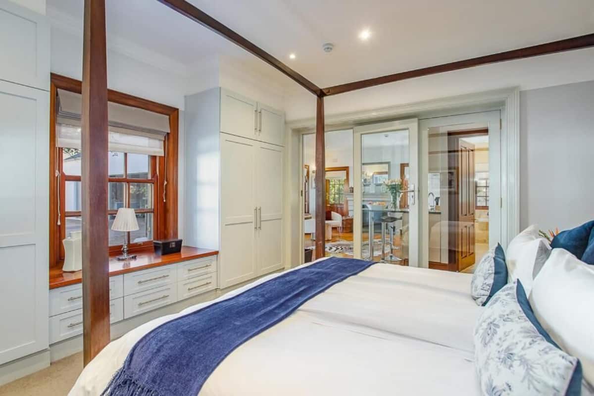 Deluxe Suite, Patio, Garden View | In-room safe, iron/ironing board (on request), WiFi (free)
