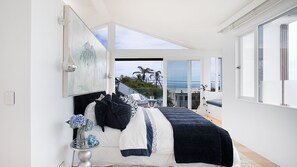 مكتب ومكواة/لوح كي وواي فاي مجانًا وملاءات أسرّة