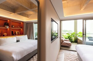 Junior Suite, Hot Tub | In-room safe, free WiFi, bed sheets