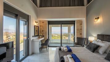 6 soverom, safe på rommet, skrivebord og strykejern/-brett