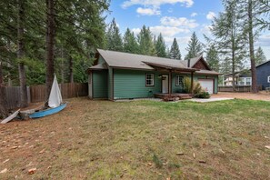Exterior - Wooded Retreat w/ Hot Tub near Schweitzer (Sandpoint)