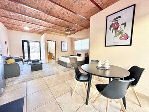 Individually decorated, individually furnished, free WiFi, bed sheets - Lirio, Ajijic (Ajijic)