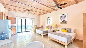 Estudio (Unit 4) | Wifi gratis y ropa de cama